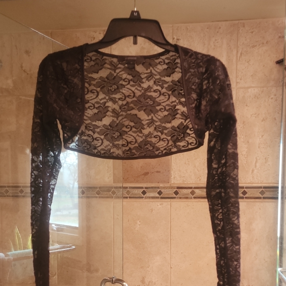 Express Black Floral Lace Crop Top - Picture 6 of 6